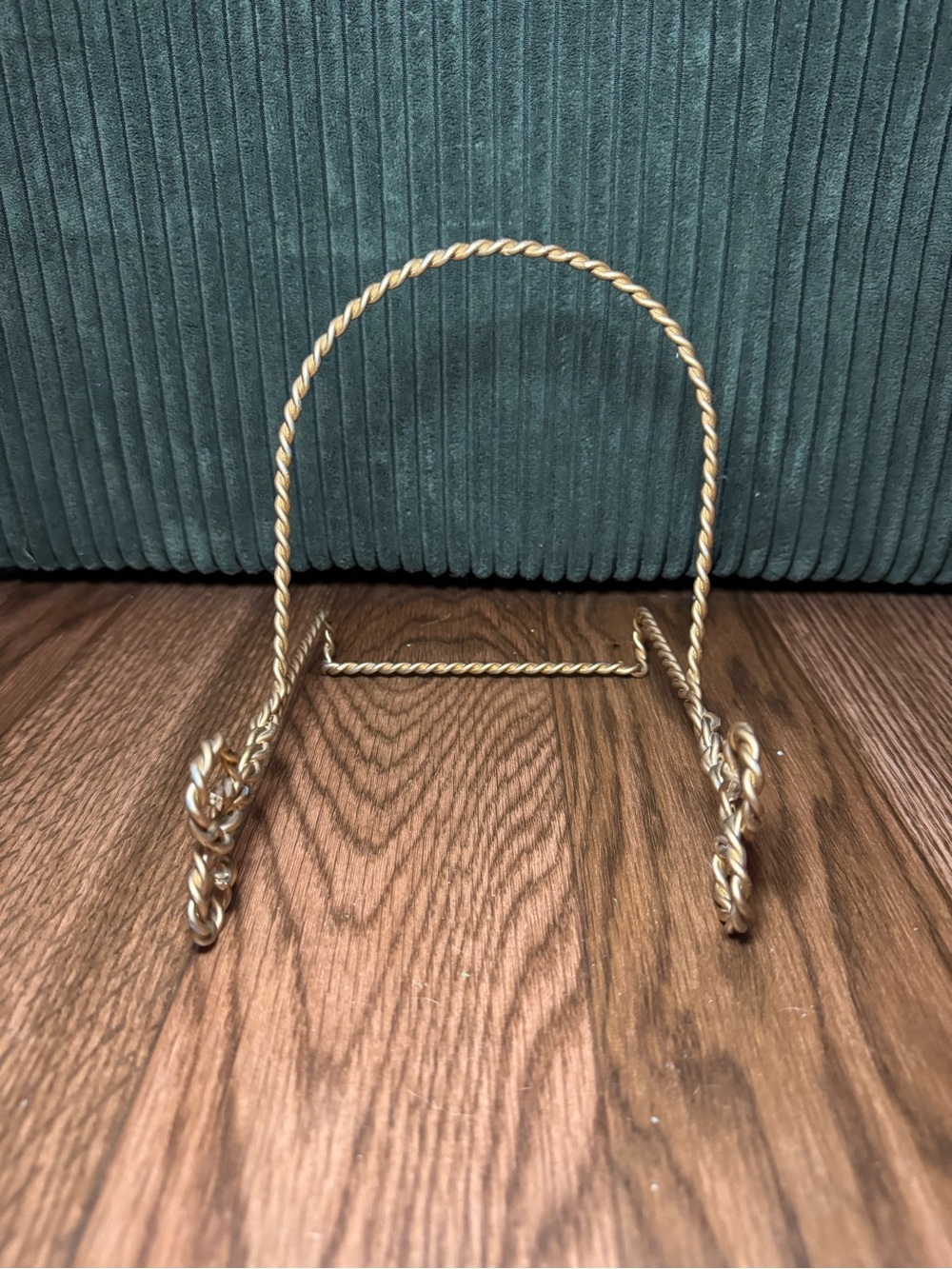 Gold Rope-Style Decorative Plate Stand - Home Accents